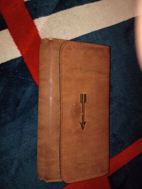 Men's Brown Leather Trifold Wallet with Arrow Accent